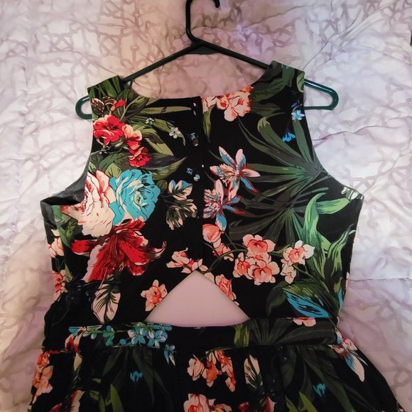 Floral Lined Summer Dress with Peek a Boo Back - Picture 3 of 3
